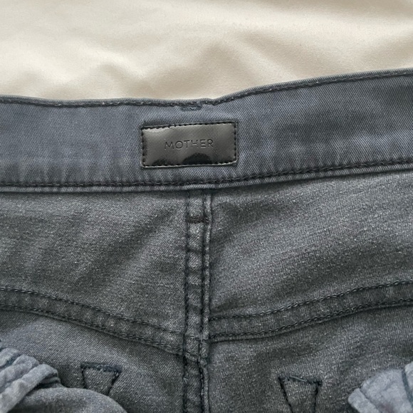 MOTHER Loosey Fray Shorts size 24 - Picture 5 of 6